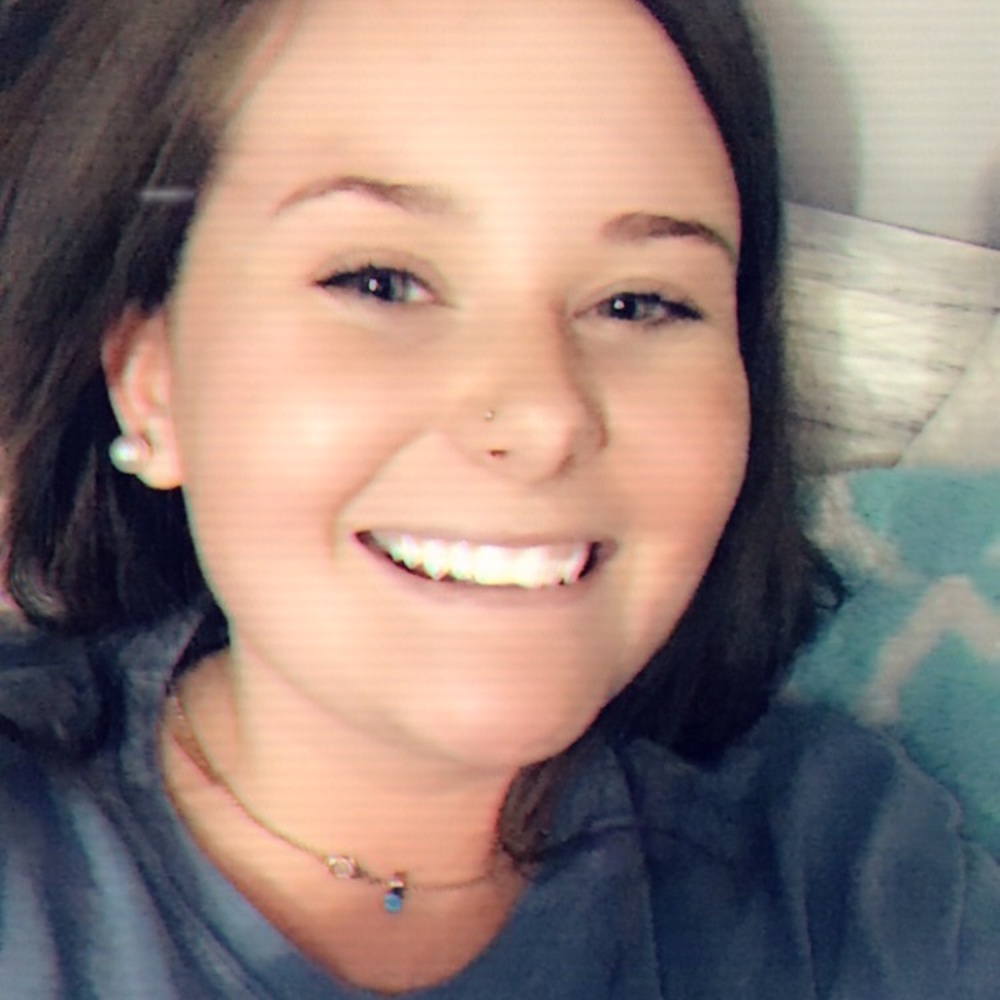 Meet your Posher, Kelly